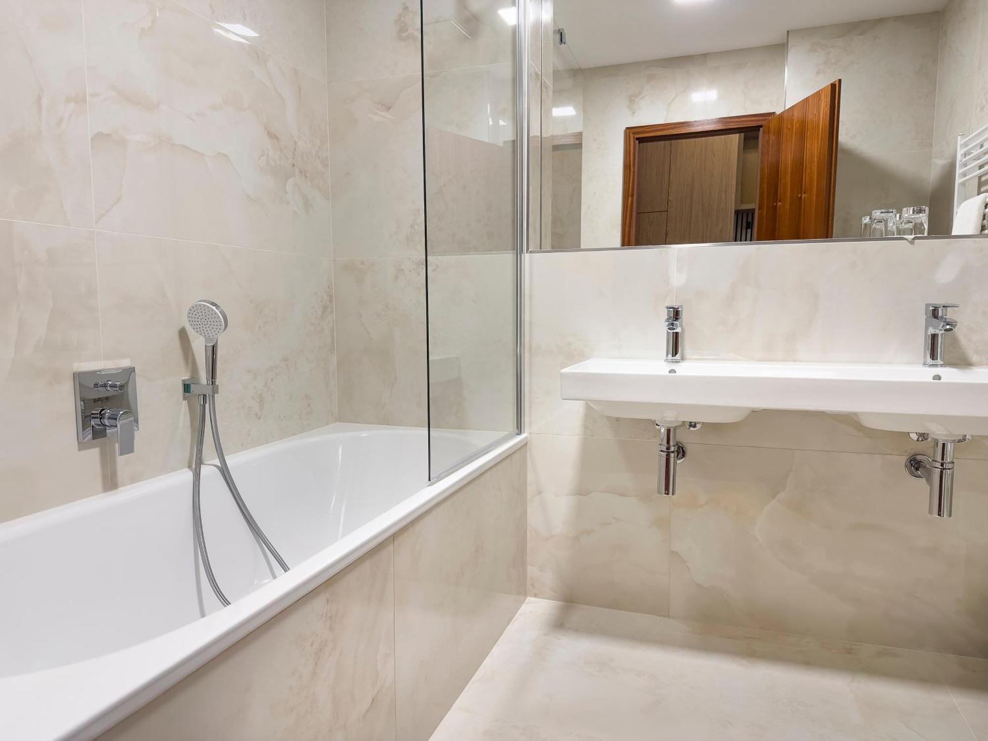 Hotel Cvilin Крнов Экстерьер фото